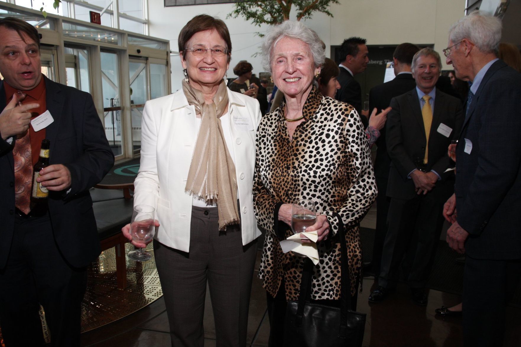 Sherida Tollefsen, Elizabeth Loeb